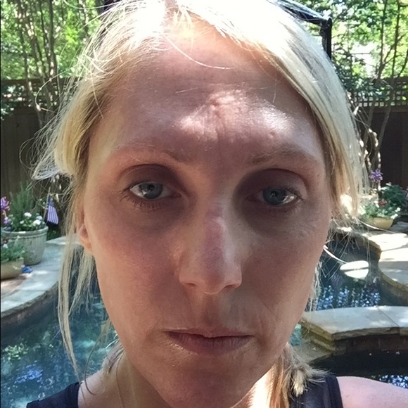 Meet your Posher, Liz - Picture 1 of 1